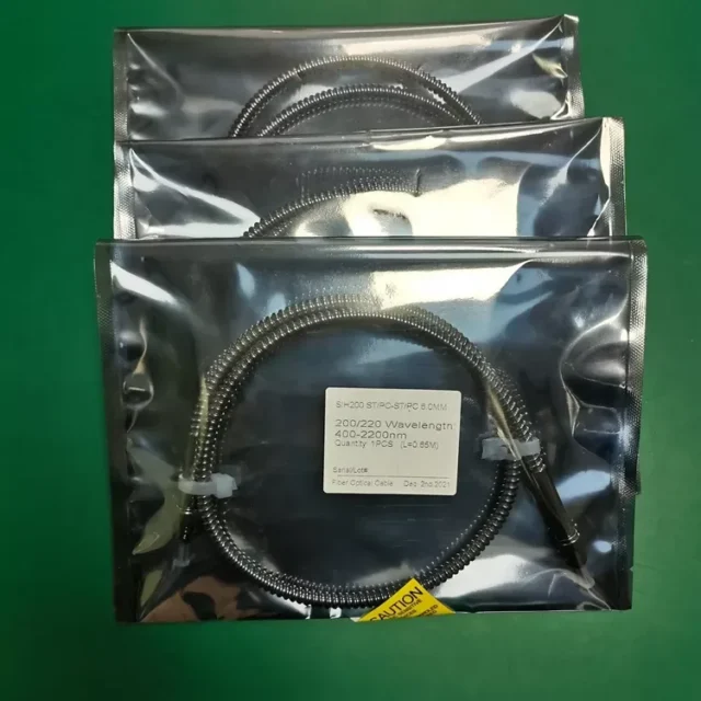 200-2200 nm Silica Fiber Patch Cord, 200/600 um, ST-PC - connector detail