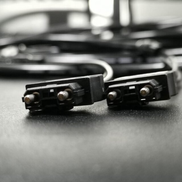 Black F07 H-PCF catch cord close-up