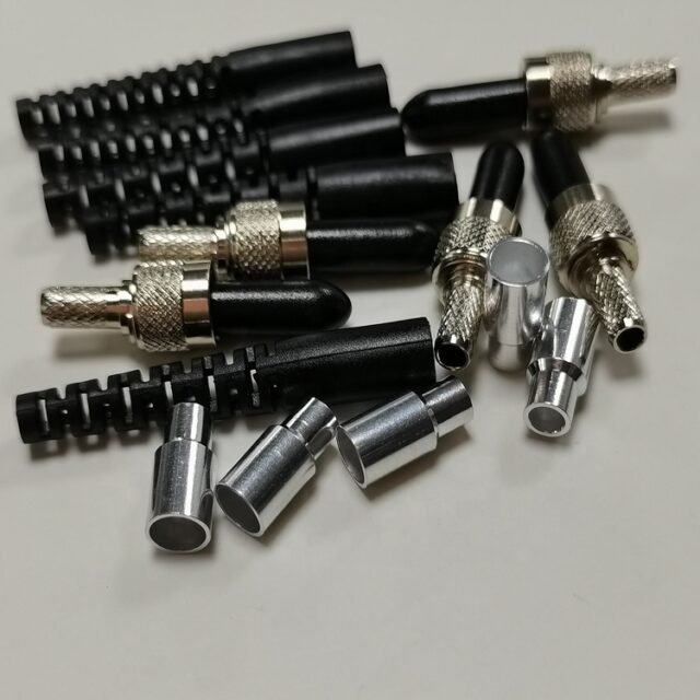 HCS200 230 um fiber jumper with SMA905 connector