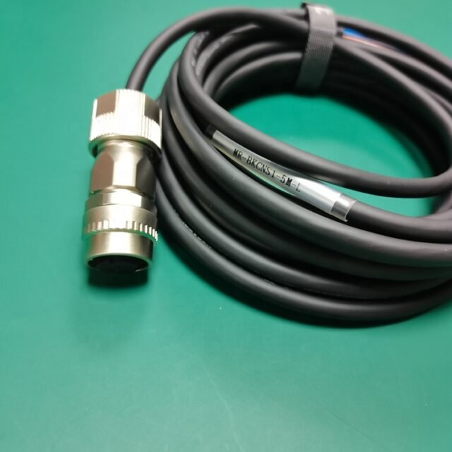 MR-BKCNS1-5M-L connector and lead detail