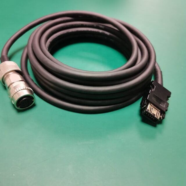 MR-J3ENSCBL5M-H coiled black cable