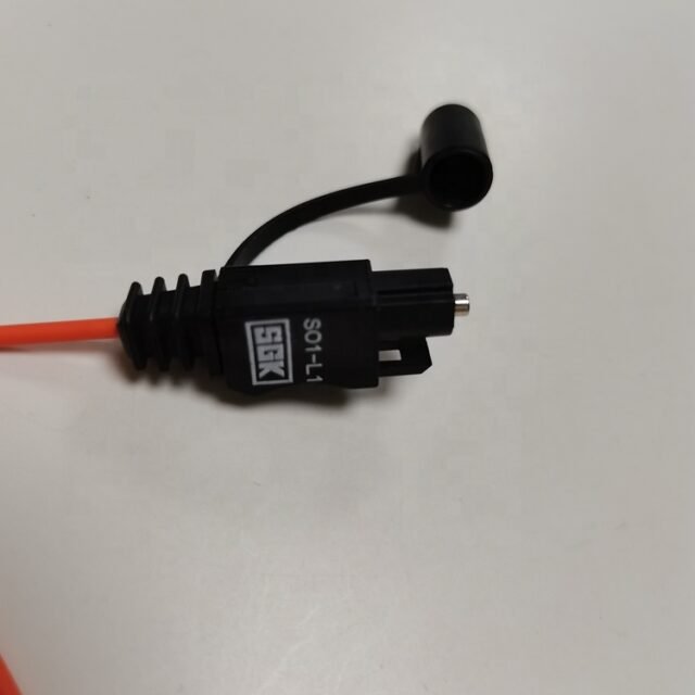 SGK SO1-L1 connector closeup