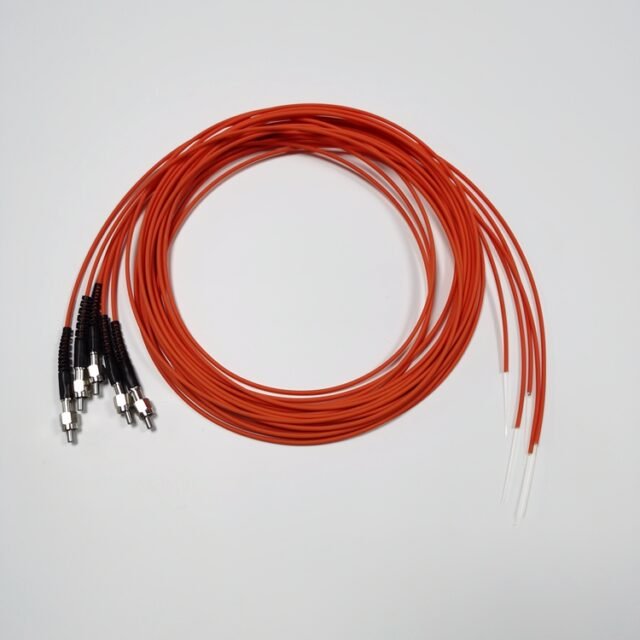SMA905 300um medical fiber detail