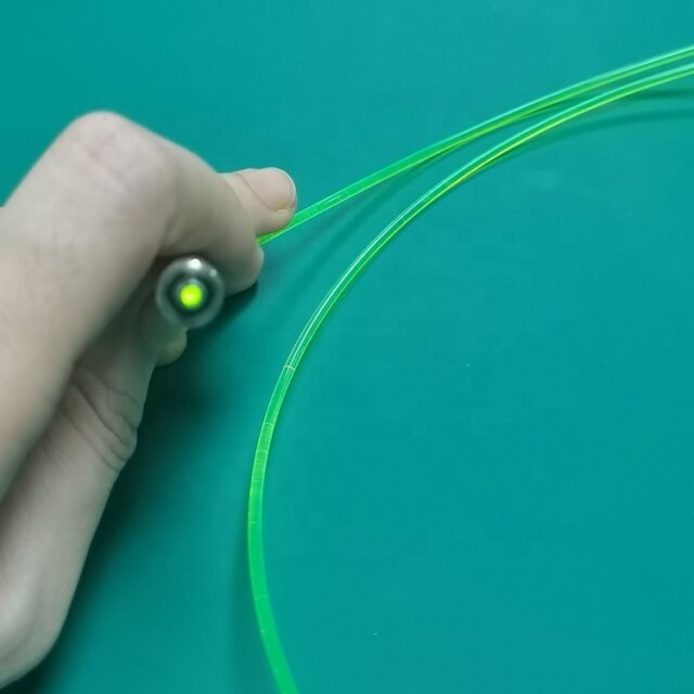 Fluorescent fiber lead
