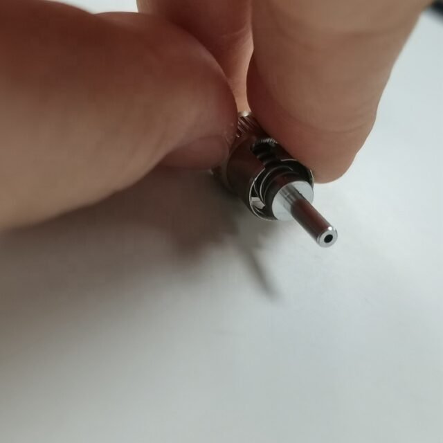 ST connector with 1.5 mm aperture for 1500 um POF